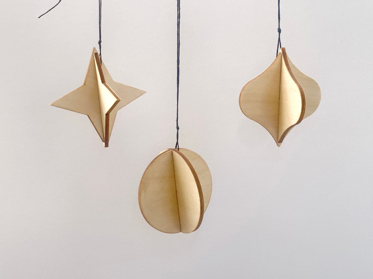 CHRISTMAS TREE BAUBLES