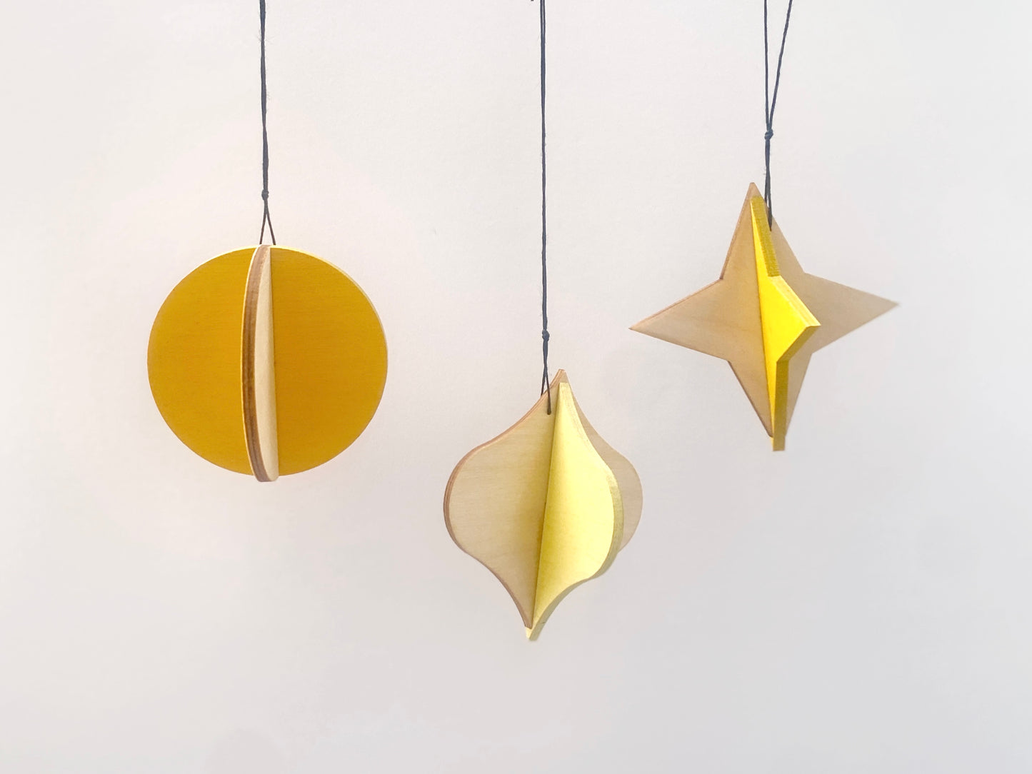 CHRISTMAS TREE BAUBLES